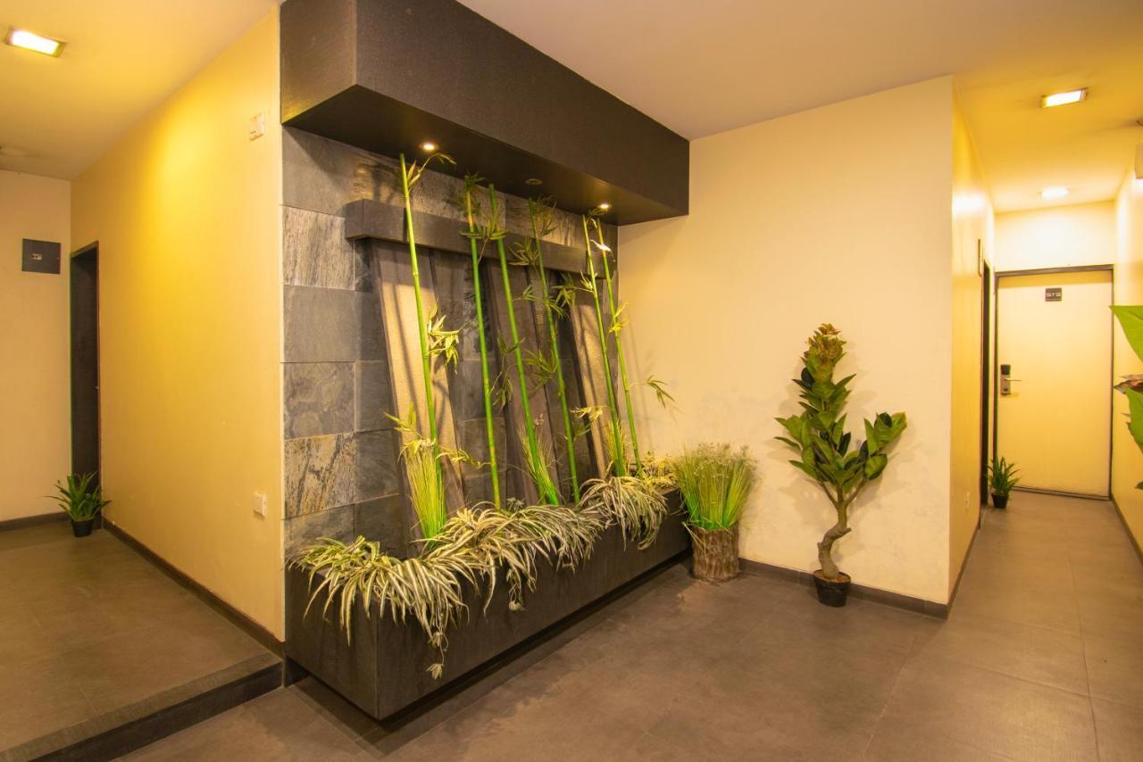 Octave Koregaon Park Pune Exterior foto