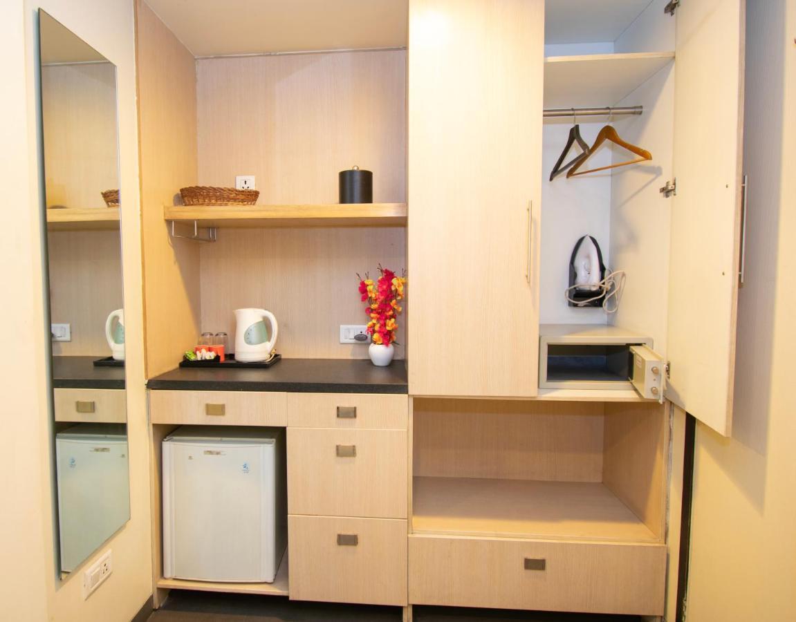 Octave Koregaon Park Pune Exterior foto