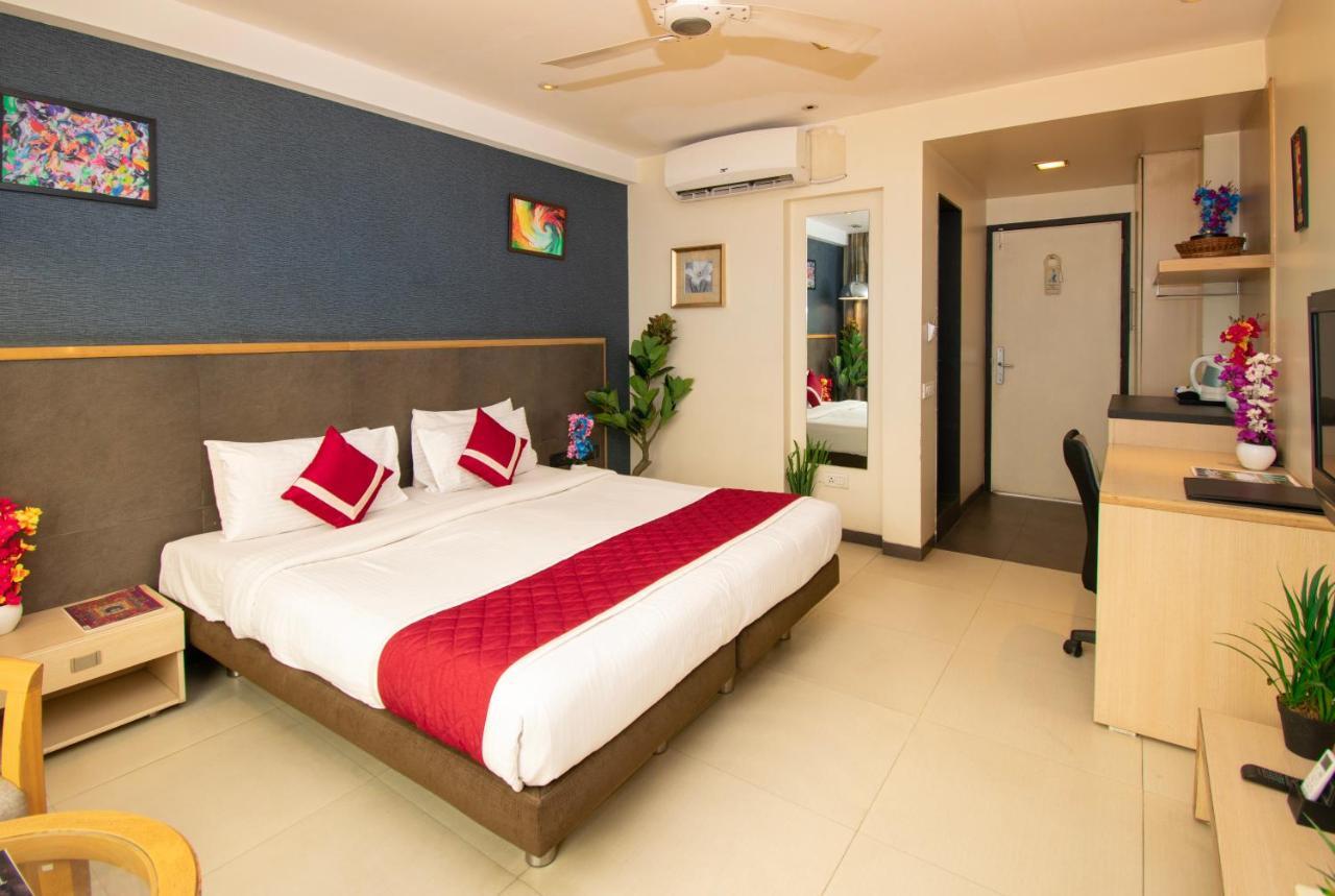 Octave Koregaon Park Pune Exterior foto