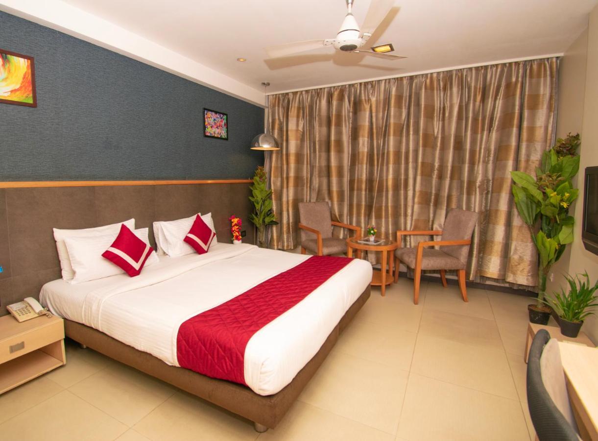 Octave Koregaon Park Pune Exterior foto