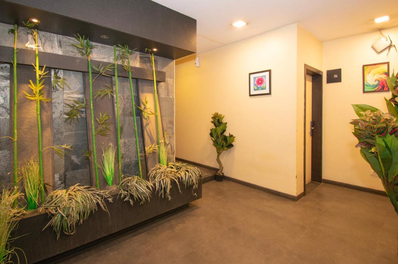 Octave Koregaon Park Pune Exterior foto